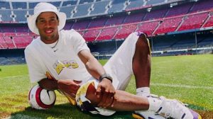 Legenda Sepak Bola Ronaldinho Bergabung dalam Iklan Shopee